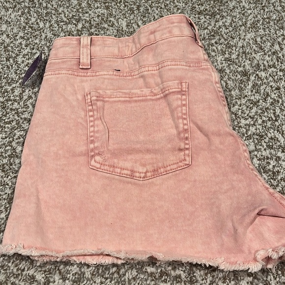 Time and Tru High Rise Jean short 14 - Picture 3 of 5